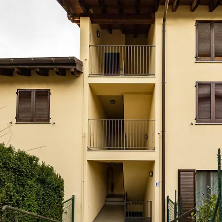 Bellagio Magreglio - Terrace & Free Parking Апартаменты Магрельо